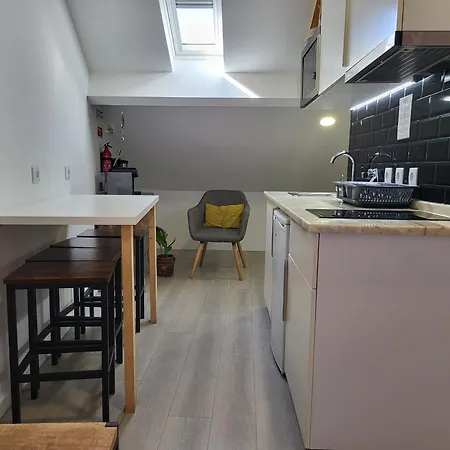 Henriqueta Maia Suits Appartement